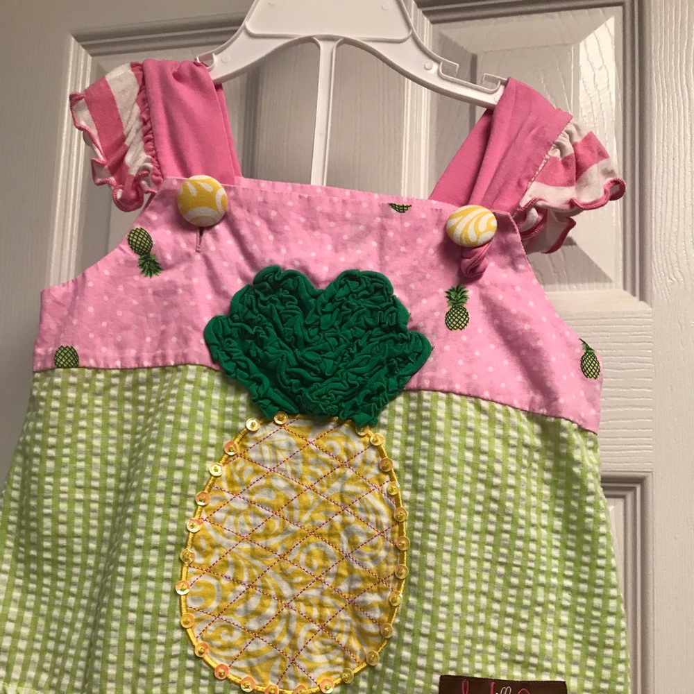 Pineapple shorts set